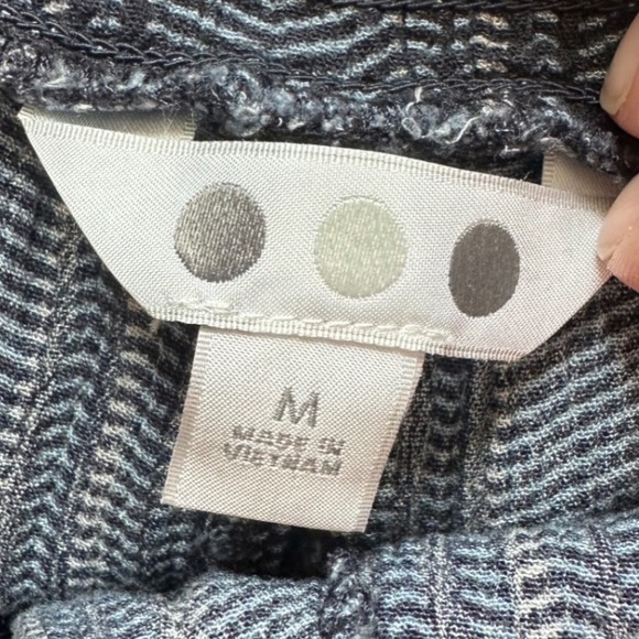 Three Dots Women's Blue White Striped Smocked Waist Rayon Shorts‎ Size Medium - Picture 4 of 6